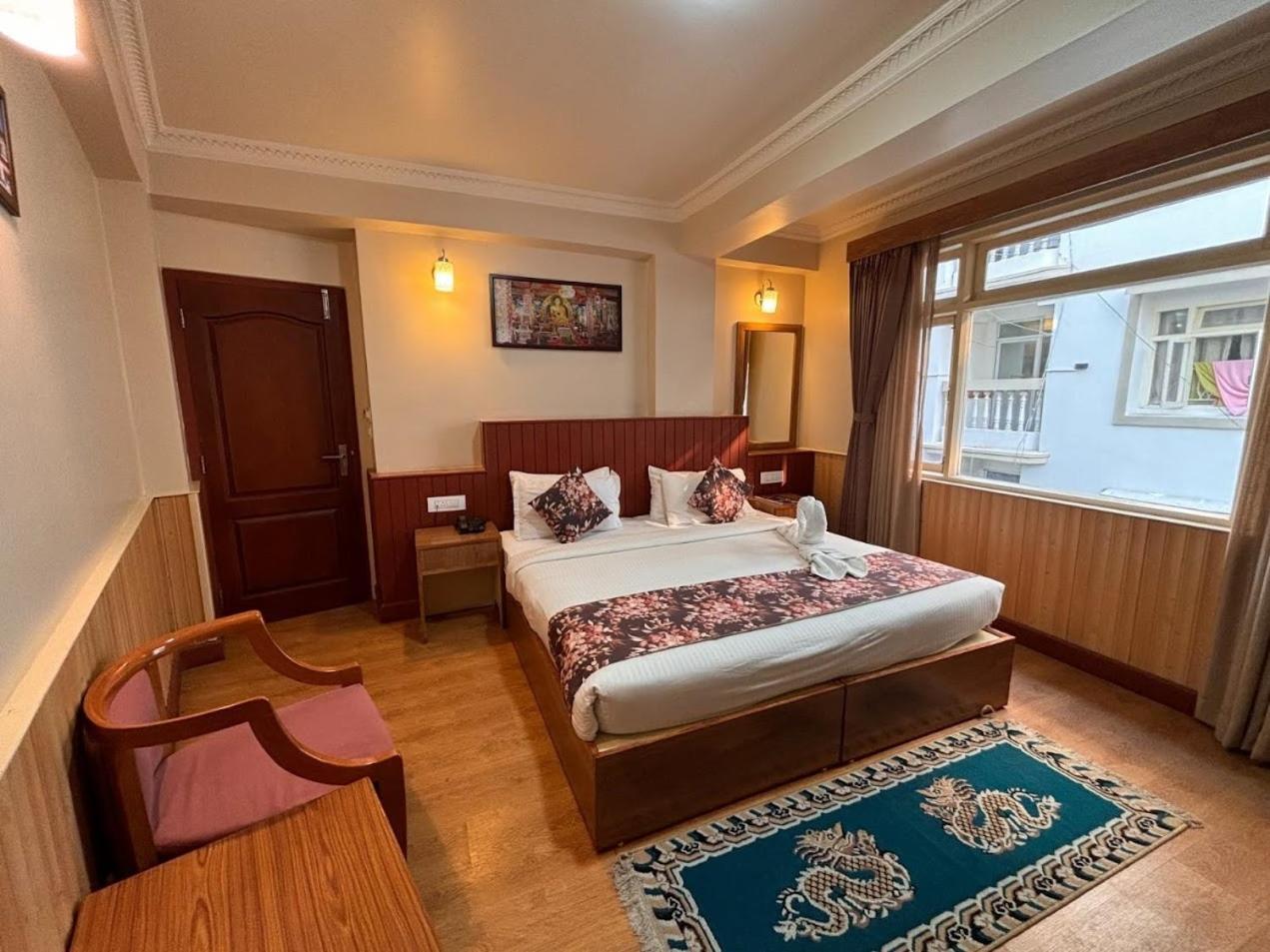 Serenity Taksa Palace Hotel Darjeeling  Buitenkant foto